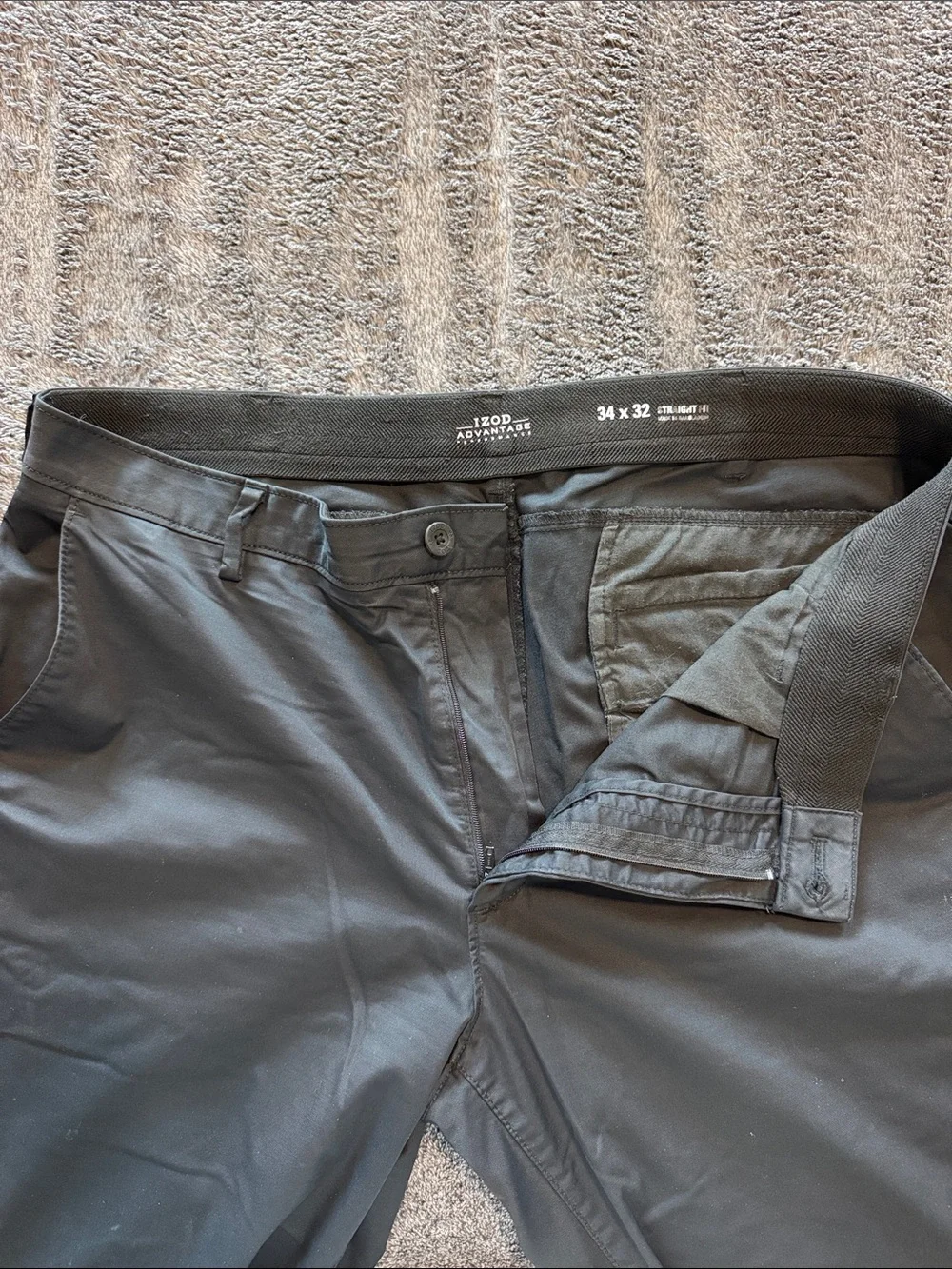 Izod Men's Black Chinos - Straight Fit